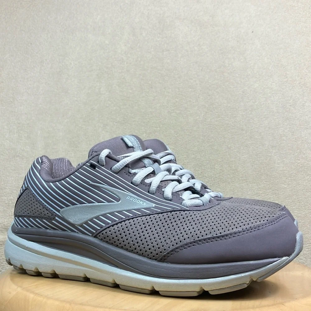 Brooks Addiction Walker Athletic Outdoor Sneaker Shoes Women’s size‎ 8 D